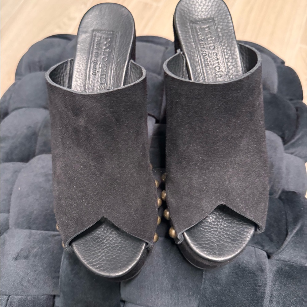 Black Wedges - image 1